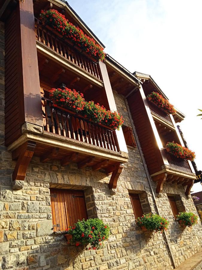 Apartamentos Lausan Gavín Buitenkant foto