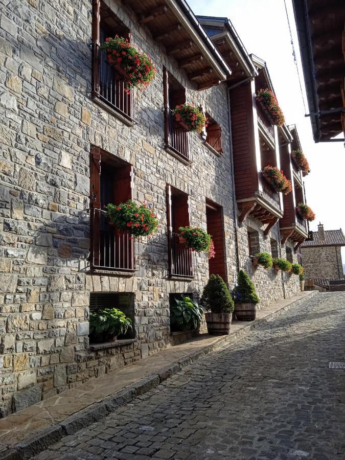 Apartamentos Lausan Gavín Buitenkant foto